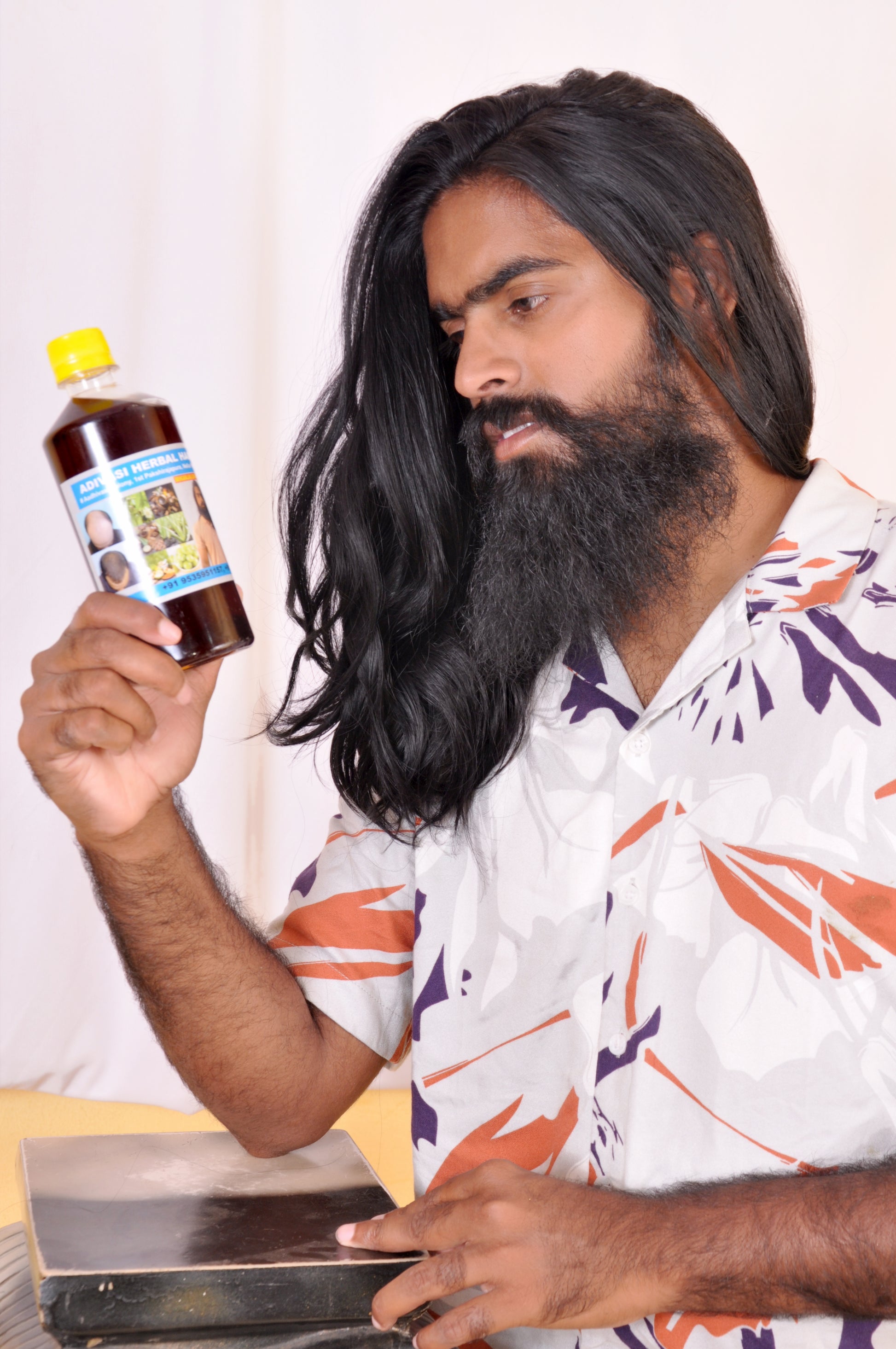 Natural pain relief oil with 108 herbs for muscle relaxation